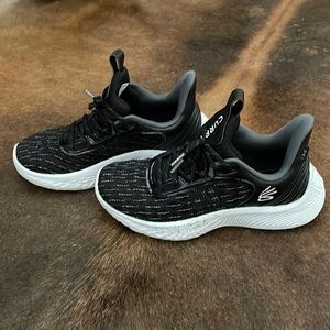 Under Armour CURRY shoes
